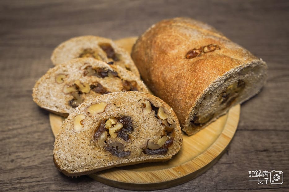 27大約翰全麥烘焙麵包開箱桂圓核桃100%全麥麵包熱量.jpg