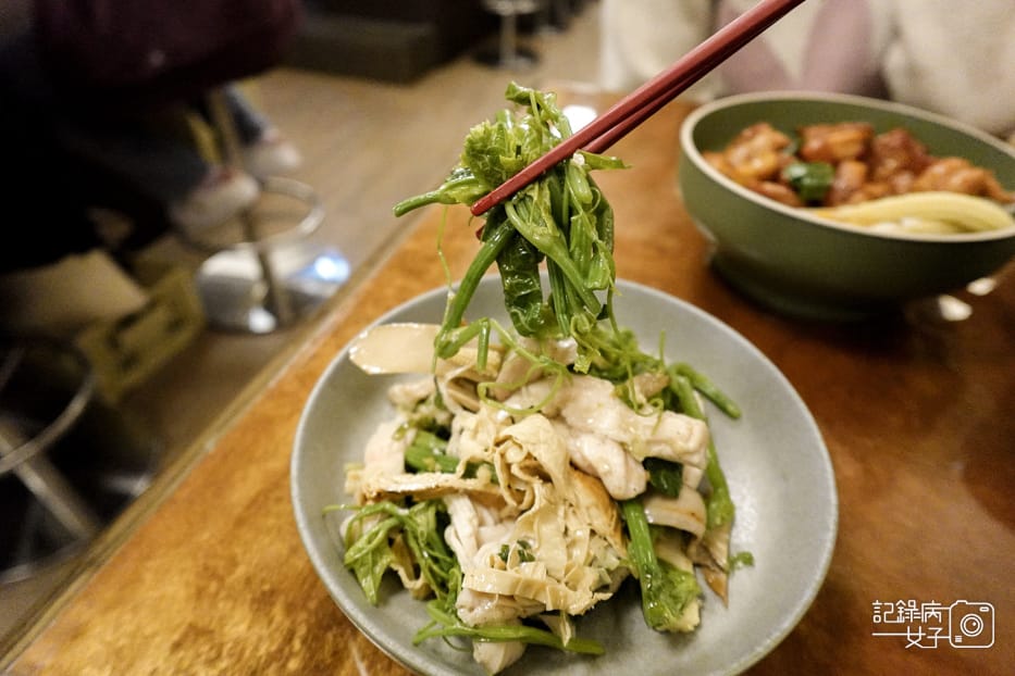 16台北善導寺金晶雞GINGIN CHICKEN鹹水雞龍鬚菜沙拉.jpg