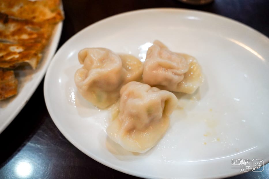 25台北士林及品鍋貼水餃專賣店極品鍋貼牛肉鍋貼高麗菜水餃.jpg