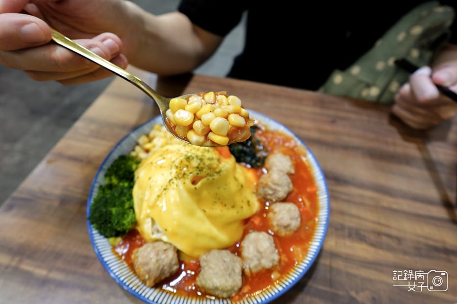13大安梧貳WUERFOODS歐姆蛋包飯美式肉丸南瓜咖哩飯免費續飯.jpg
