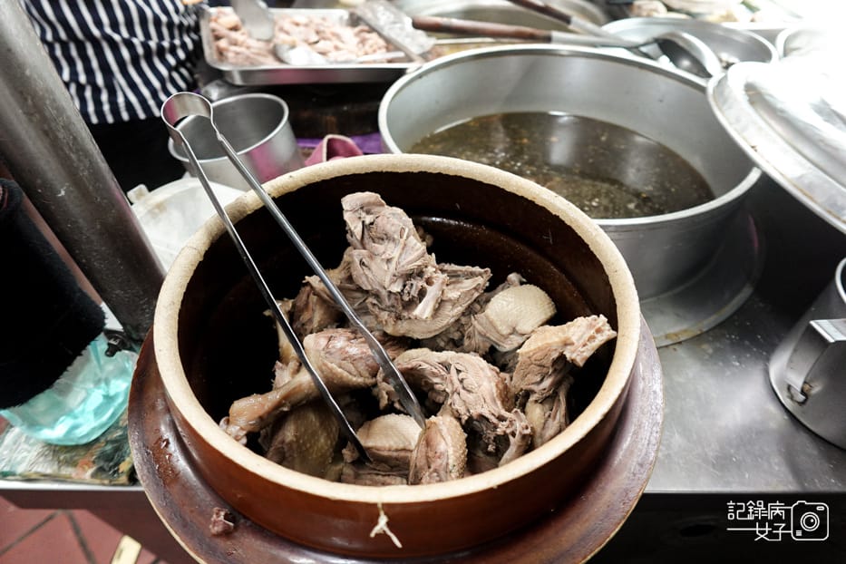 5台北信義市政府鴨肉謝當歸鴨麵線油麵乾麵脆腸下水湯.jpg