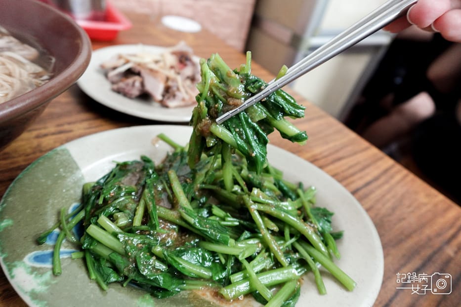 28台北信義市政府鴨肉謝當歸鴨麵線燙青菜.jpg