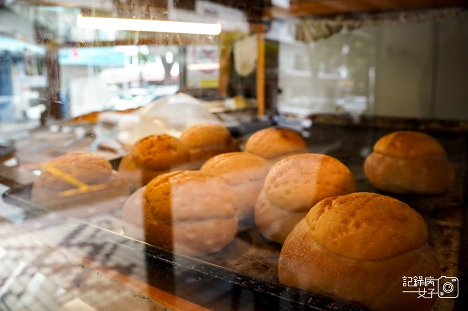 10亞庇瓊萬興肉包Keng Wan Hing菠蘿包叉燒包咖哩餃.jpg