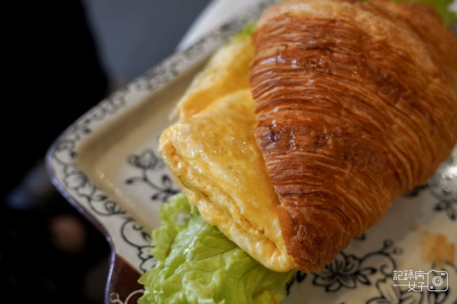 21源茶室Guan%5Cs Kopitiam火腿雞蛋起司可頌Egg Ham Cheese.jpg