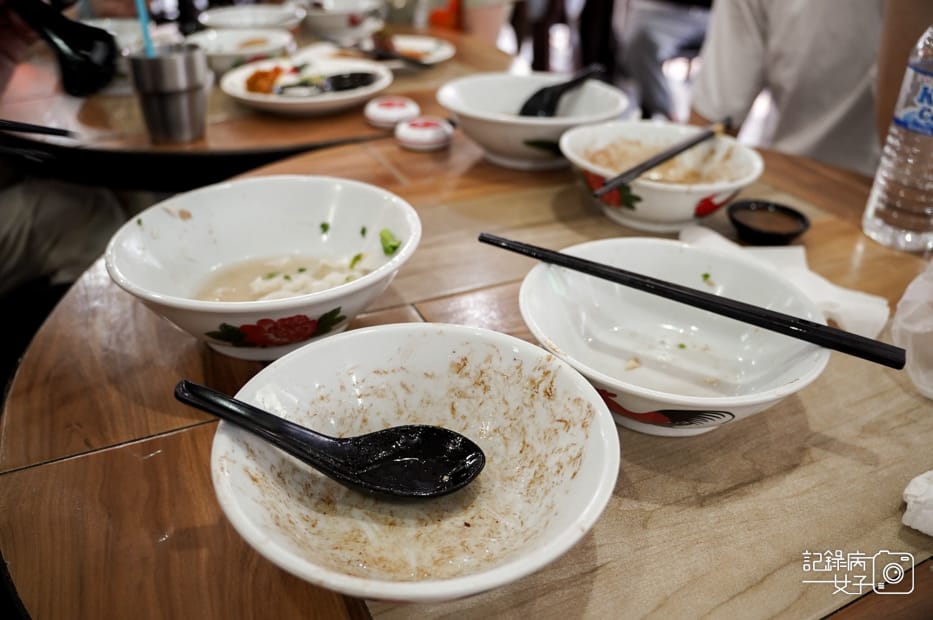 39馬來西亞沙巴Kedai Kopi Jia Siang家香生肉面干撈面炒粿條炸茄子.jpg