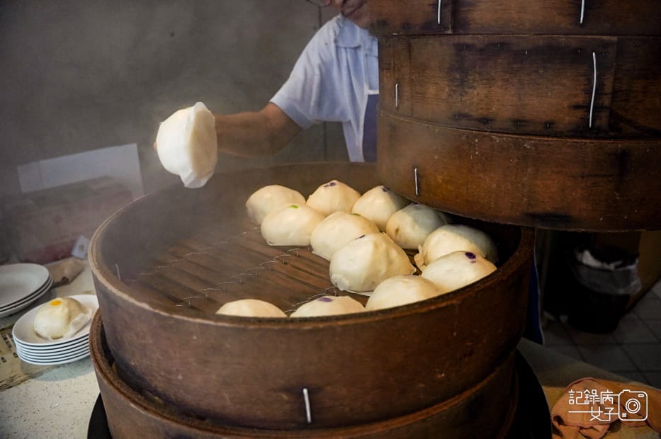 12亞庇瓊萬興肉包Keng Wan Hing菠蘿包叉燒包咖哩餃.jpg