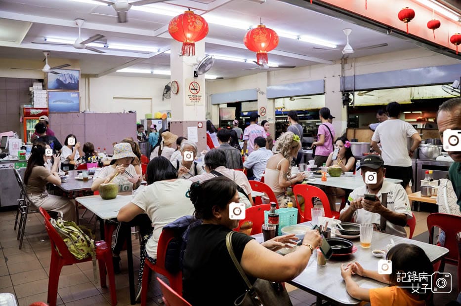 8新記肉骨茶藥膳干鍋砂鍋肉骨茶椰子布丁燜鳳爪榴槤霜淇淋.jpg 8新記肉骨茶藥膳干鍋砂鍋肉骨茶椰子布丁燜鳳爪榴槤霜淇淋.jpg