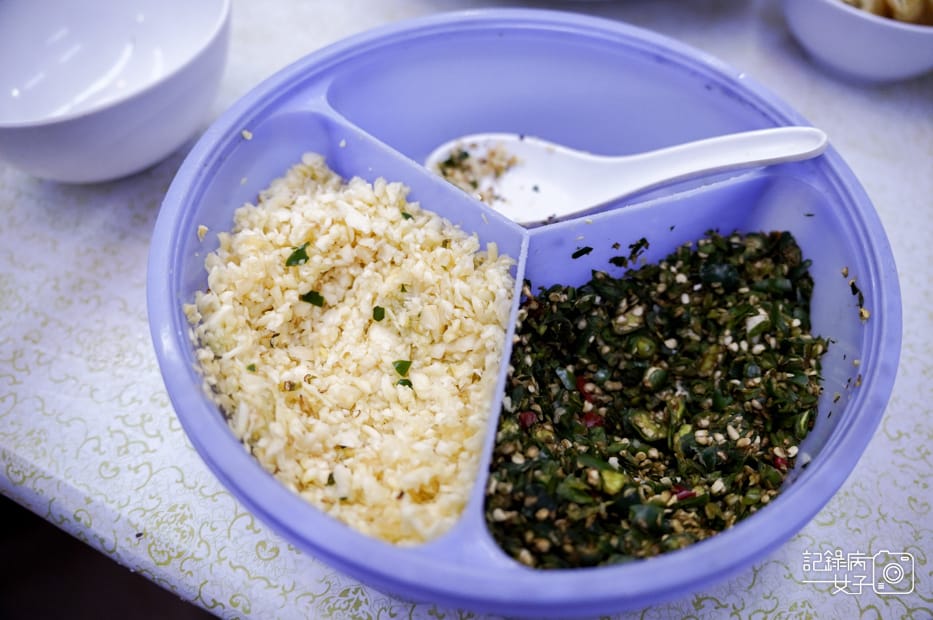 10新記肉骨茶藥膳干鍋砂鍋肉骨茶椰子布丁燜鳳爪榴槤霜淇淋.jpg 10新記肉骨茶藥膳干鍋砂鍋肉骨茶椰子布丁燜鳳爪榴槤霜淇淋.jpg