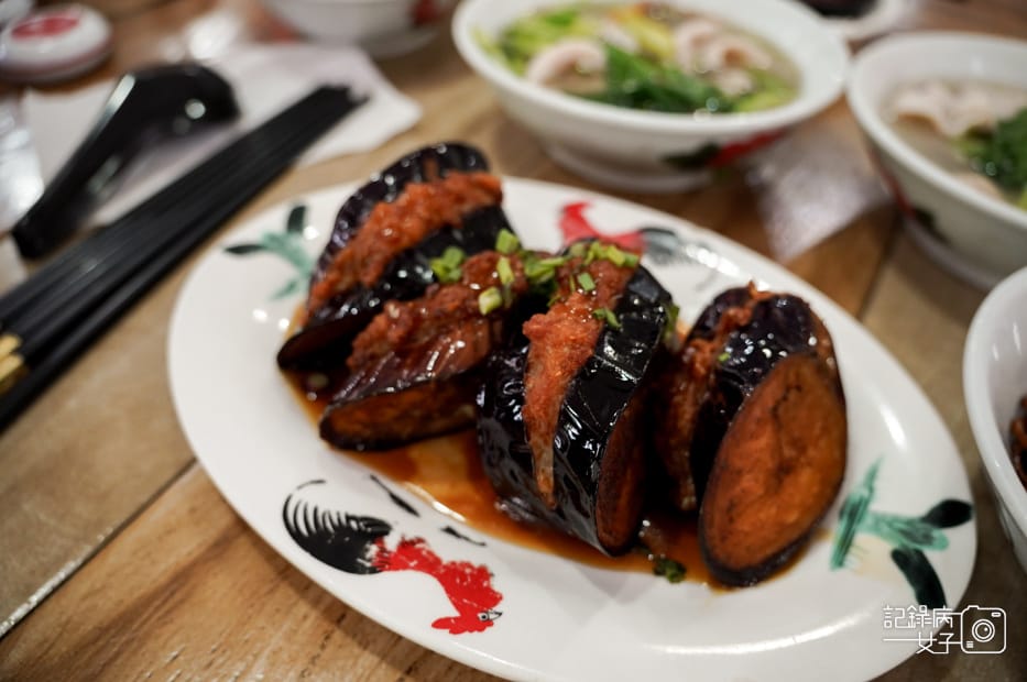 23馬來西亞沙巴Kedai Kopi Jia Siang家香生肉面干撈面炒粿條炸茄子.jpg