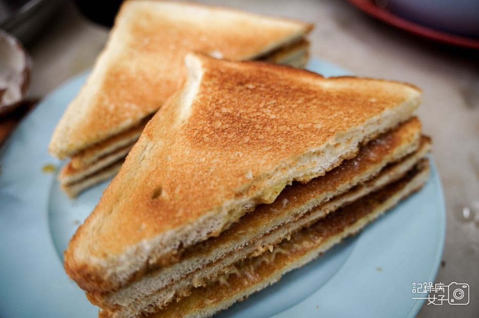 42沙巴Yee Fung怡豐茶室叻沙王干撈面加央面包咖椰吐司.jpg 42沙巴Yee Fung怡豐茶室叻沙王干撈面加央面包咖椰吐司.jpg