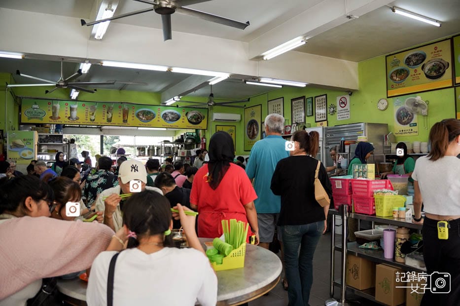 9沙巴Yee Fung怡豐茶室叻沙王干撈面加央面包咖椰吐司.jpg 9沙巴Yee Fung怡豐茶室叻沙王干撈面加央面包咖椰吐司.jpg