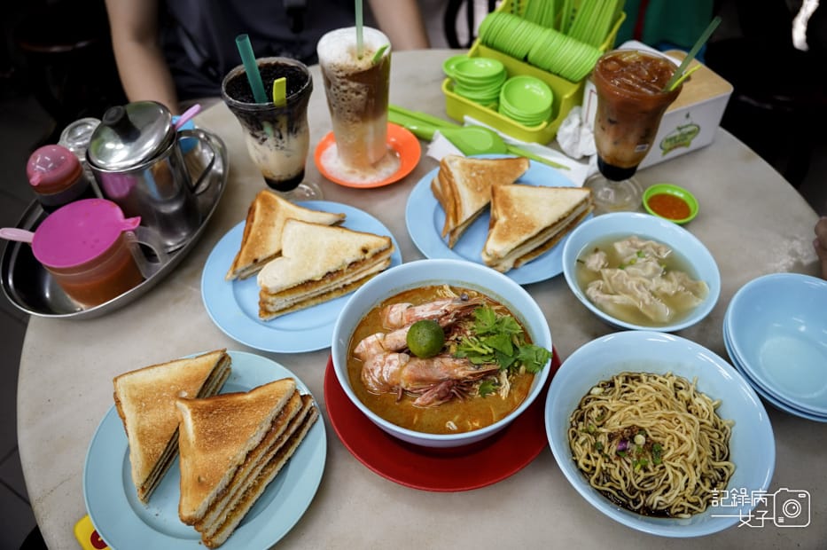 35沙巴Yee Fung怡豐茶室叻沙王干撈面加央面包咖椰吐司.jpg 35沙巴Yee Fung怡豐茶室叻沙王干撈面加央面包咖椰吐司.jpg