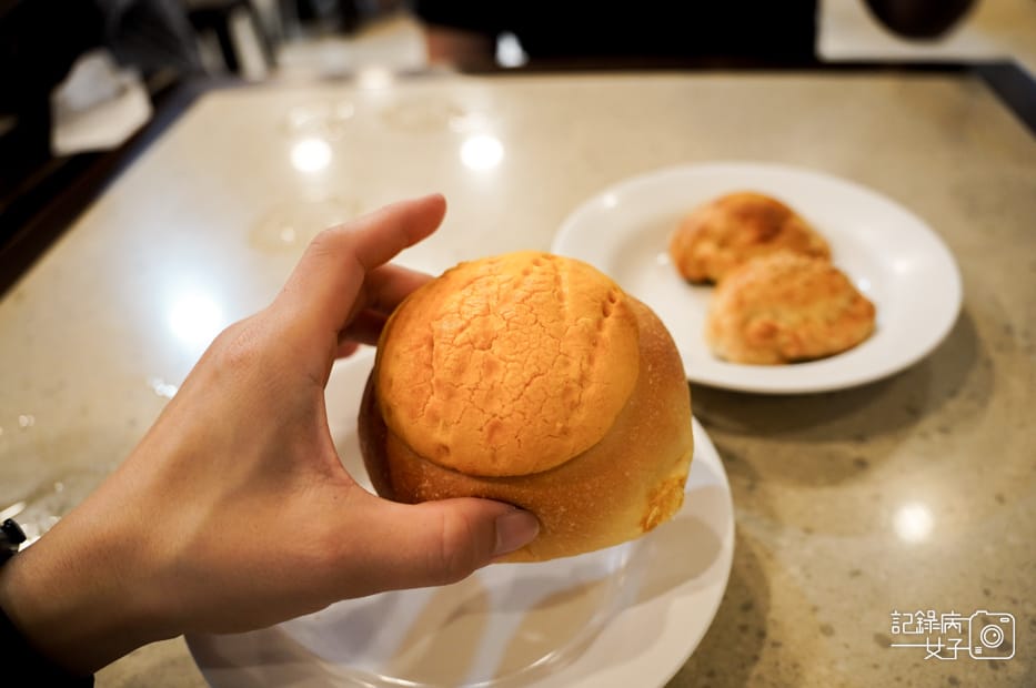 23亞庇瓊萬興肉包Keng Wan Hing菠蘿包叉燒包咖哩餃.jpg