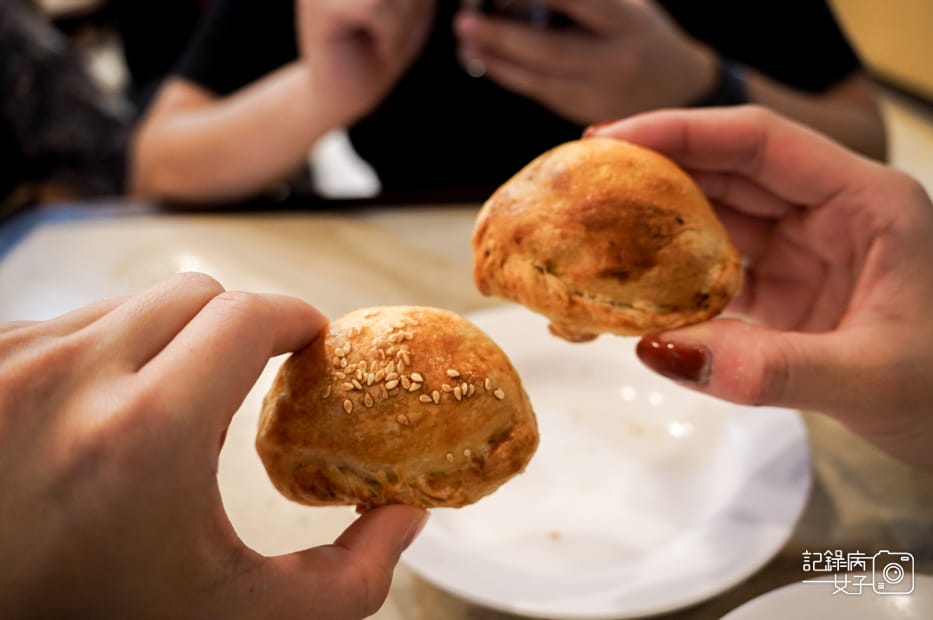 27亞庇瓊萬興肉包Keng Wan Hing菠蘿包叉燒包咖哩餃.jpg