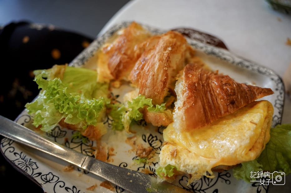 22源茶室Guan%5Cs Kopitiam火腿雞蛋起司可頌Egg Ham Cheese.jpg