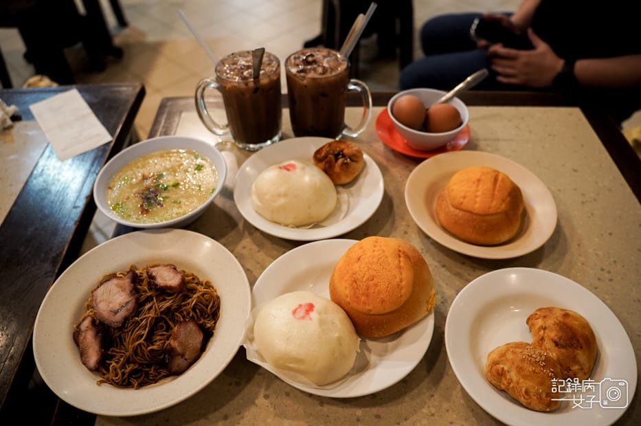 19亞庇瓊萬興肉包Keng Wan Hing菠蘿包叉燒包咖哩餃.jpg