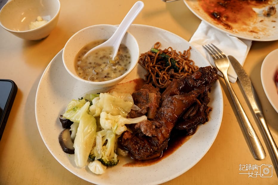 38沙巴神山Mount Kinabalu京那巴魯山山屋buffet吃到飽RESTAURANT LABAN RATAP.jpg