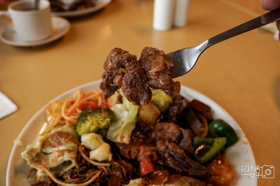 36沙巴神山Mount Kinabalu京那巴魯山山屋buffet吃到飽RESTAURANT LABAN RATAP.jpg