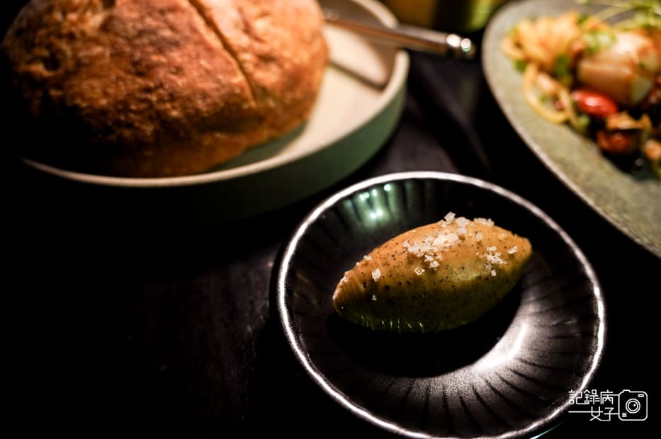 20台北大安Potions Magic Bar魔藥學餐酒館哈利波特霍格華前菜裸麥麵包.jpg