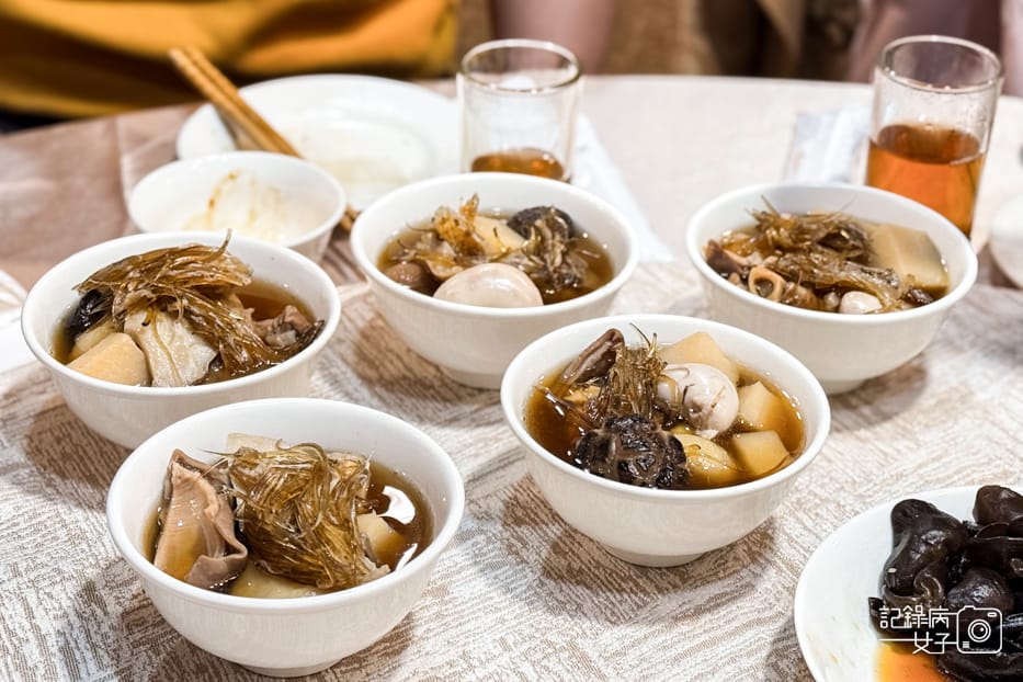 24台北米其林明福台菜海產招牌清爽一品佛跳牆干貝鮑魚豬腳.jpg