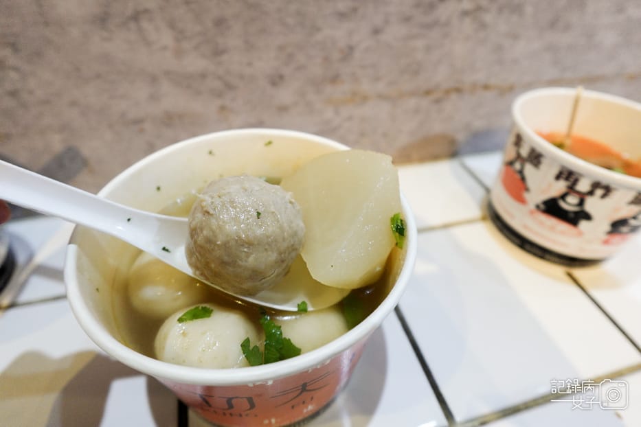 20功夫肉圓白滷大腸清麵線綜合丸湯笑傲蘿蔔湯.jpg