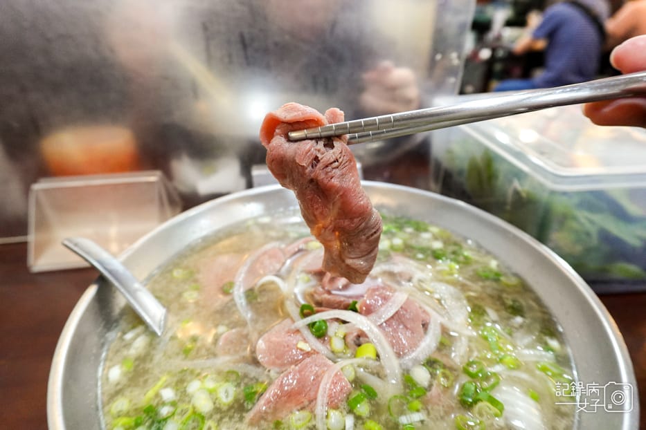 24武昌市場越南河內河粉招牌生牛肉河粉越式咖哩雞飯.jpg 24武昌市場越南河內河粉招牌生牛肉河粉越式咖哩雞飯.jpg