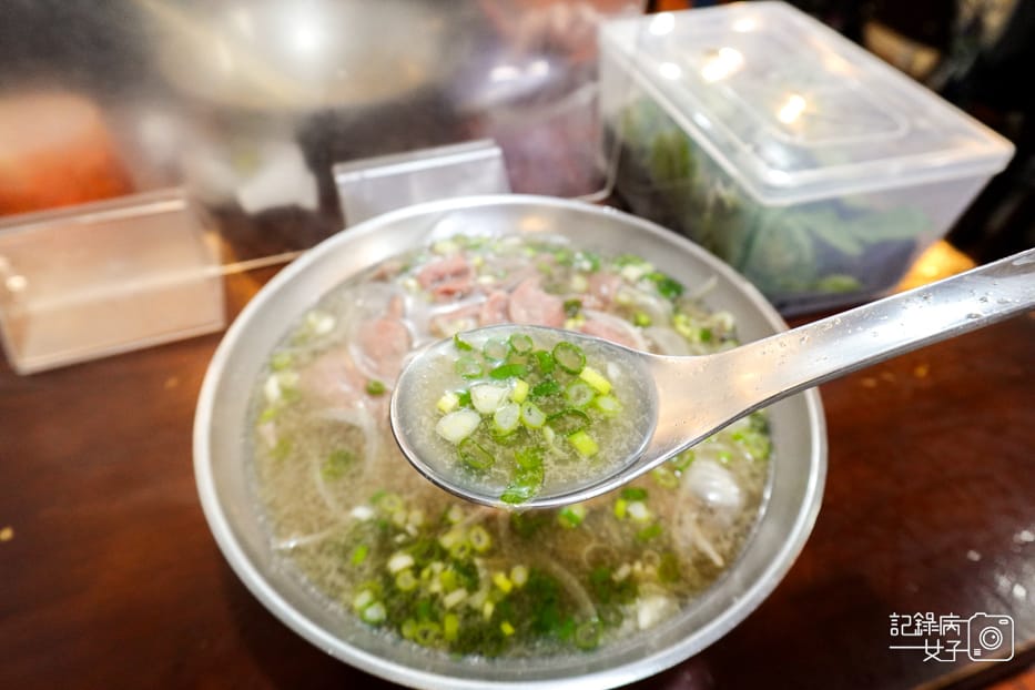 21武昌市場越南河內河粉招牌生牛肉河粉越式咖哩雞飯.jpg 21武昌市場越南河內河粉招牌生牛肉河粉越式咖哩雞飯.jpg