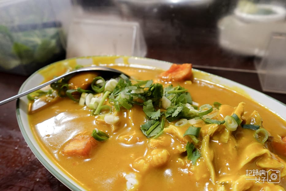 33武昌市場越南河內河粉招牌生牛肉河粉越式咖哩雞飯.jpg 33武昌市場越南河內河粉招牌生牛肉河粉越式咖哩雞飯.jpg