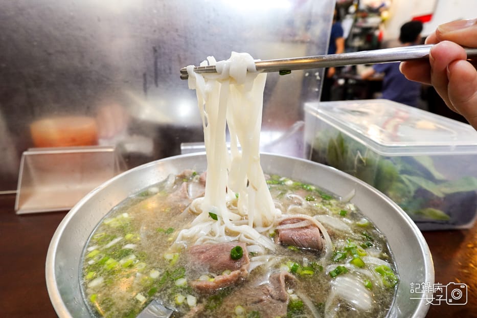 25武昌市場越南河內河粉招牌生牛肉河粉越式咖哩雞飯.jpg 25武昌市場越南河內河粉招牌生牛肉河粉越式咖哩雞飯.jpg