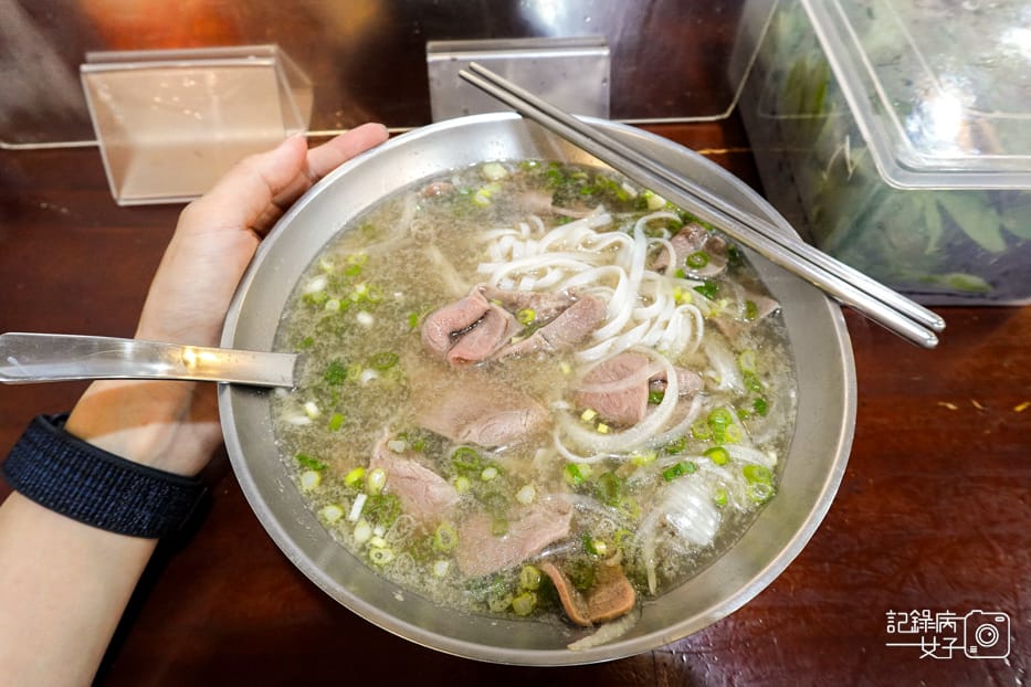 20武昌市場越南河內河粉招牌生牛肉河粉越式咖哩雞飯.jpg 20武昌市場越南河內河粉招牌生牛肉河粉越式咖哩雞飯.jpg