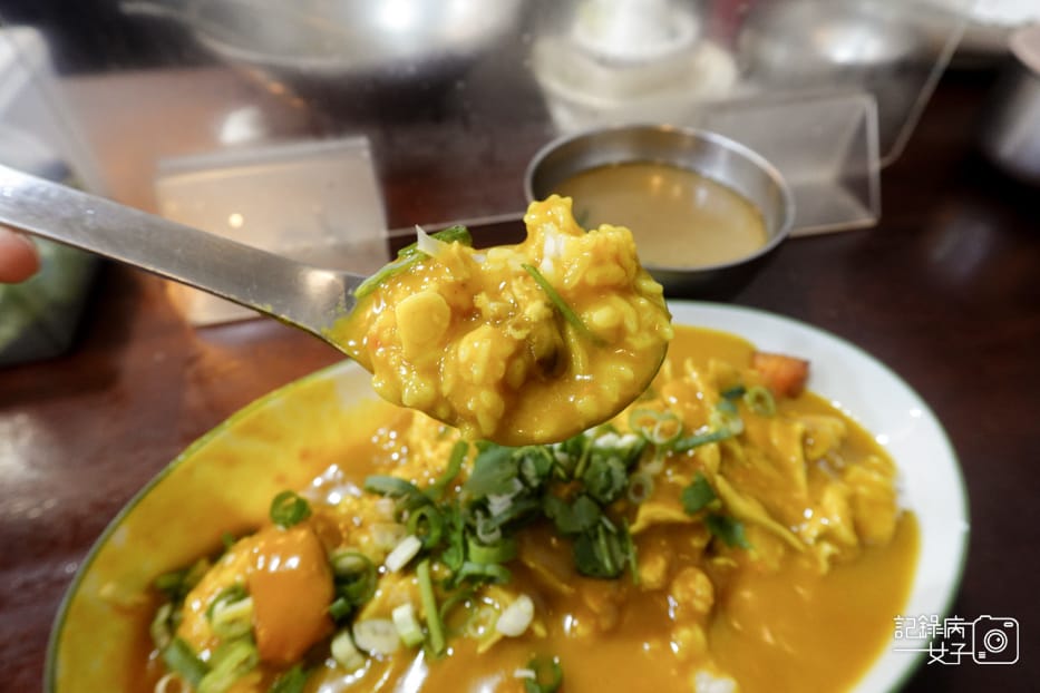 34武昌市場越南河內河粉招牌生牛肉河粉越式咖哩雞飯.jpg 34武昌市場越南河內河粉招牌生牛肉河粉越式咖哩雞飯.jpg