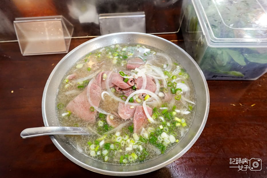 19武昌市場越南河內河粉招牌生牛肉河粉越式咖哩雞飯.jpg 19武昌市場越南河內河粉招牌生牛肉河粉越式咖哩雞飯.jpg