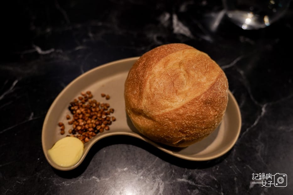 12鐵 F.f Teppanyaki 鐵板燒Fine dining餐前奶油麵包.jpg