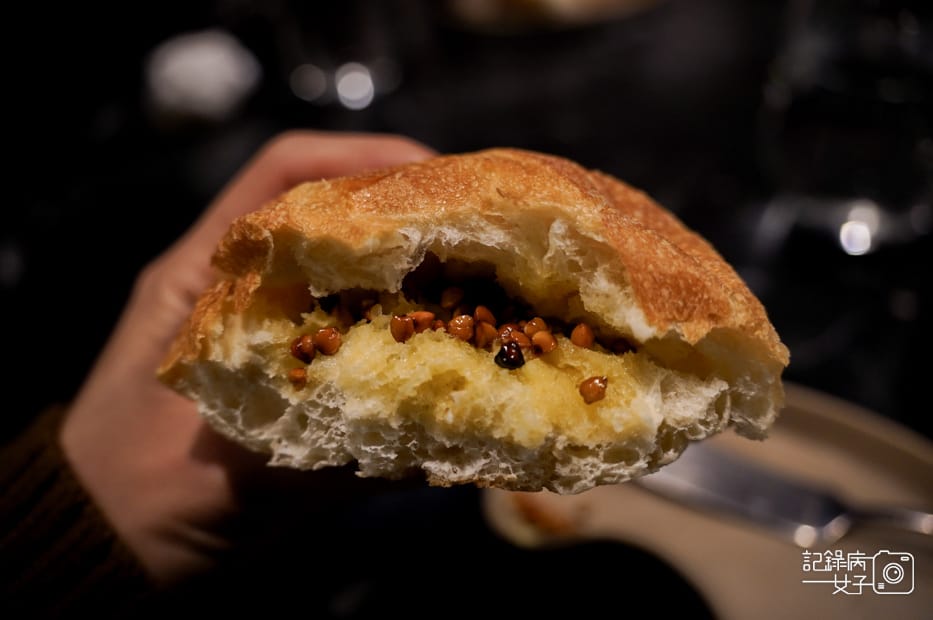 14鐵 F.f Teppanyaki 鐵板燒Fine dining餐前奶油麵包.jpg