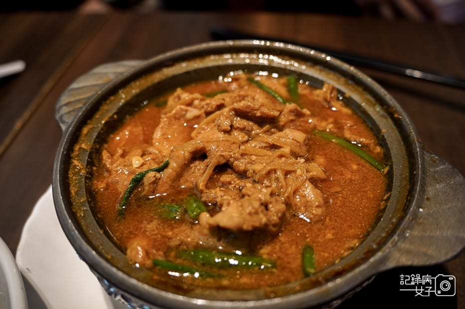24新加坡松發肉骨茶塘城坊砂锅肉片 Claypot Pork Tenderloin.jpg