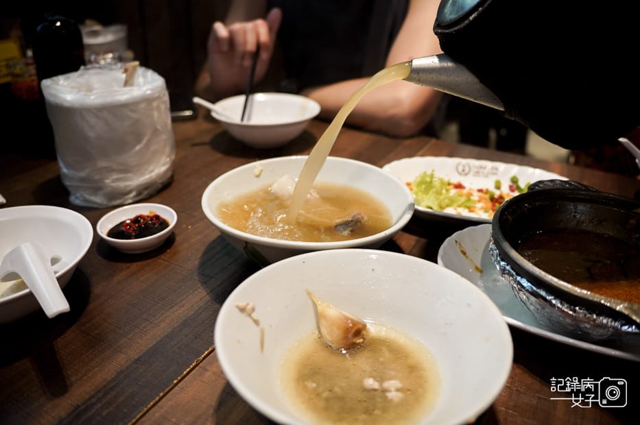 21新加坡松發肉骨茶塘城坊白胡椒腰肉片汤Pork Tenderloin Soup.jpg