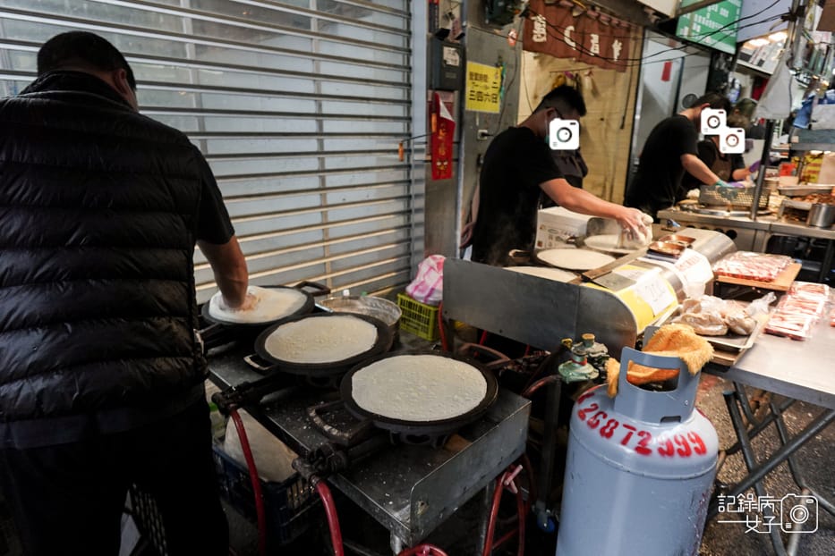 9台北臨沂街東門市場美食惠Q潤餅春捲.jpg