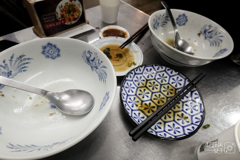 28信義區老邱牛肉麵豆漿紅茶喝到飽紅燒牛三寶清燉牛肉湯.jpg 28信義區老邱牛肉麵豆漿紅茶喝到飽紅燒牛三寶清燉牛肉湯.jpg