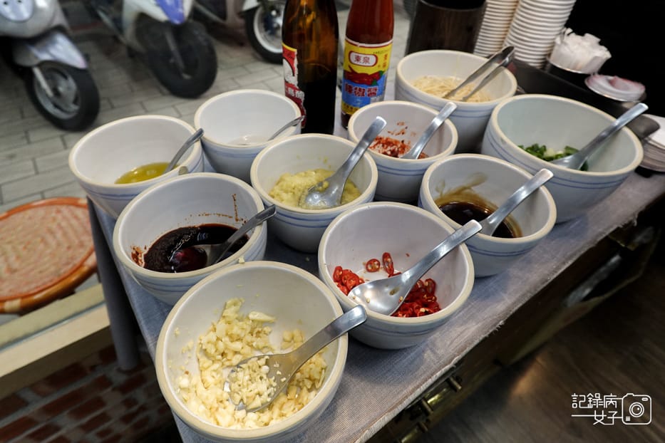 7信義區老邱牛肉麵豆漿紅茶喝到飽自助吧花椒油.jpg 7信義區老邱牛肉麵豆漿紅茶喝到飽自助吧花椒油.jpg