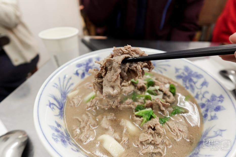 5信義區老邱原汁牛肉麵豆漿喝到飽涮牛肉麵牛雜飯麻辣鴨血.jpg 5信義區老邱原汁牛肉麵豆漿喝到飽涮牛肉麵牛雜飯麻辣鴨血.jpg