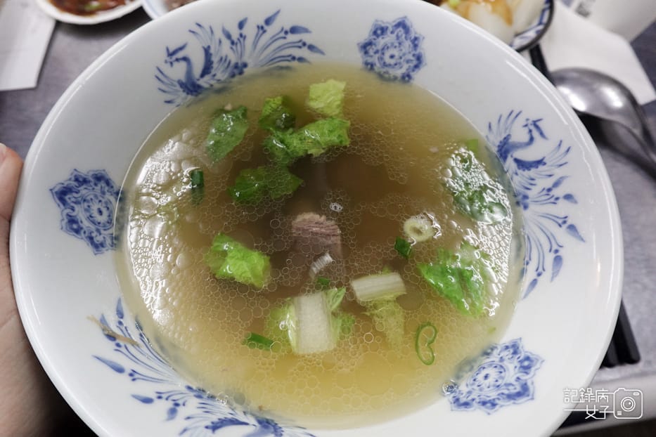 16信義區老邱牛肉麵豆漿紅茶喝到飽紅燒牛三寶清燉牛肉湯.jpg 16信義區老邱牛肉麵豆漿紅茶喝到飽紅燒牛三寶清燉牛肉湯.jpg