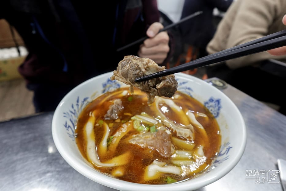 20信義區老邱牛肉麵豆漿紅茶喝到飽紅燒牛三寶清燉牛肉湯.jpg 20信義區老邱牛肉麵豆漿紅茶喝到飽紅燒牛三寶清燉牛肉湯.jpg