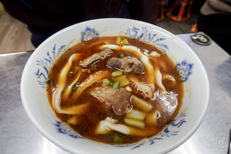 18信義區老邱牛肉麵豆漿紅茶喝到飽紅燒牛三寶清燉牛肉湯.jpg 18信義區老邱牛肉麵豆漿紅茶喝到飽紅燒牛三寶清燉牛肉湯.jpg