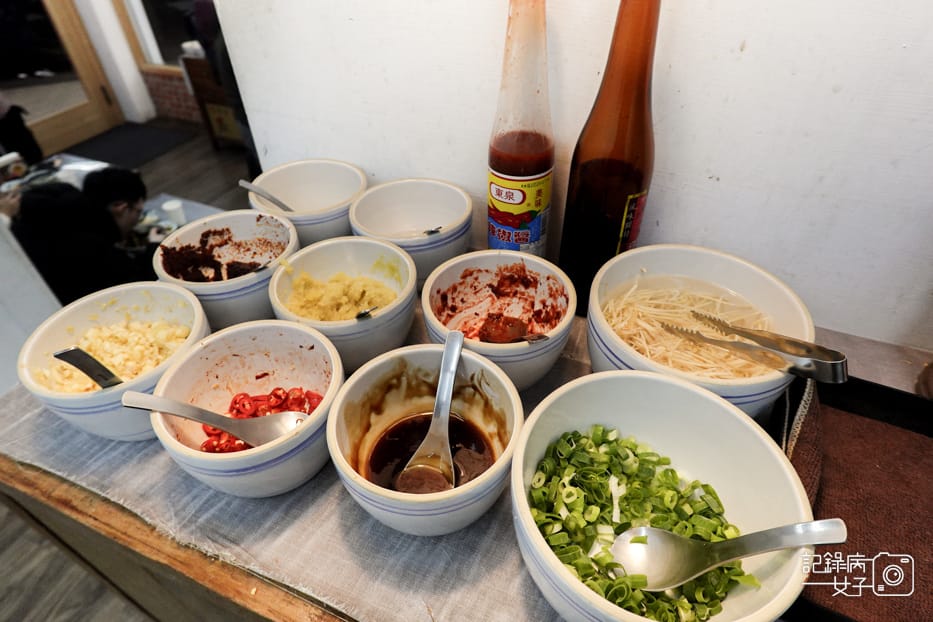 8信義區老邱牛肉麵豆漿紅茶喝到飽自助吧花椒油.jpg 8信義區老邱牛肉麵豆漿紅茶喝到飽自助吧花椒油.jpg