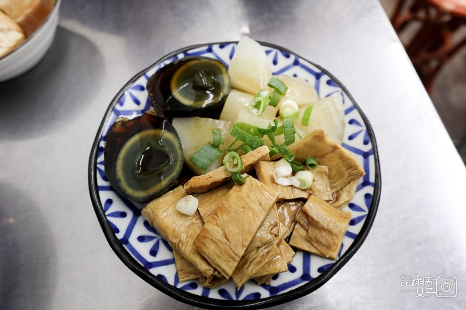 14信義區老邱原汁牛肉麵豆漿喝到飽涮牛肉麵牛雜飯麻辣鴨血.jpg 14信義區老邱原汁牛肉麵豆漿喝到飽涮牛肉麵牛雜飯麻辣鴨血.jpg