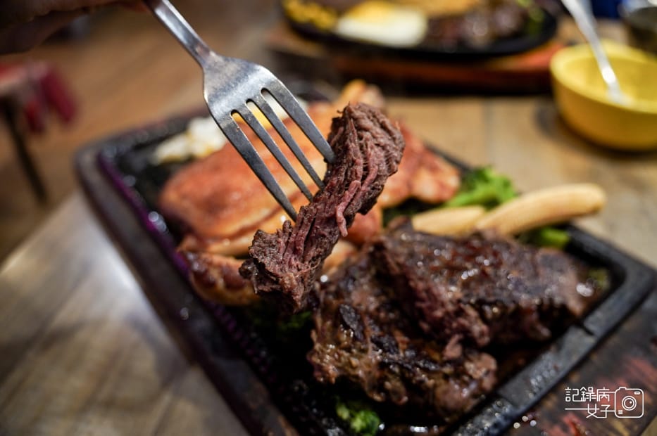 37林口爭厚厚切牛排雙拼老饕牛排低脂牛排.jpg