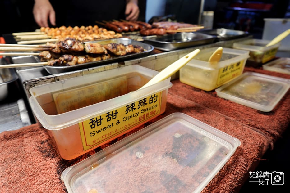 38台北臨江街夜市瑪拉桑原住民山豬肉香腸烤山雞肉串.jpg