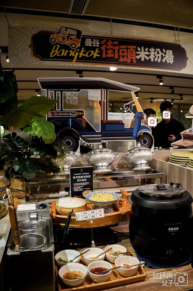 10藍象廷泰式火鍋吃到飽水上市場自助吧曼谷米粉湯.jpg