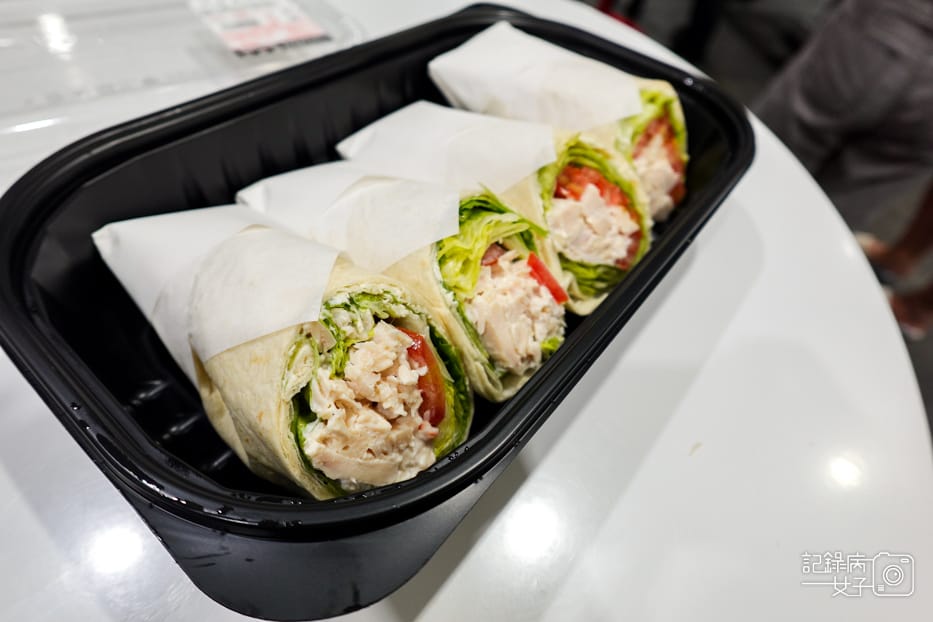 5好市多開箱凱薩雞肉捲熟食區推薦costco雞胸肉沙拉.jpg