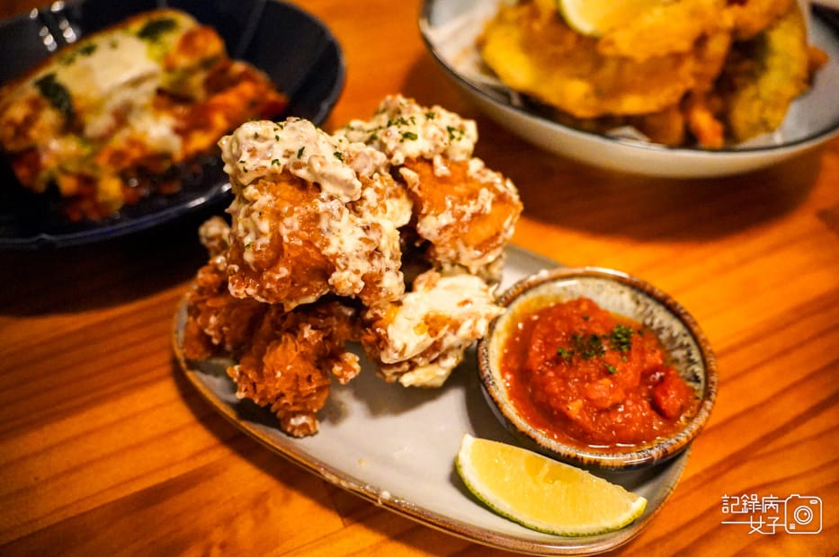 24貝佛街餐酒坊漁伕的炸物拼盤凱薩炸雞焗烤茄.jpg